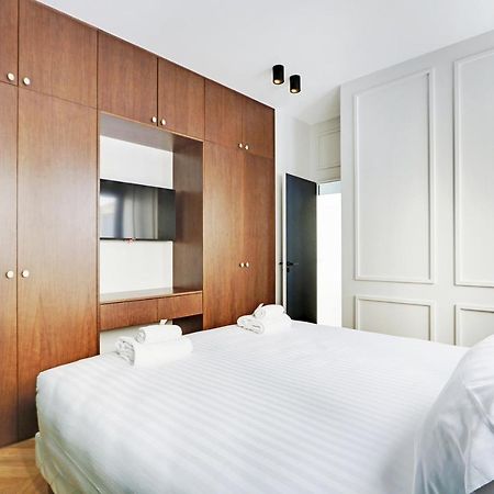 Pick A Flat'S Apartment In Triangle D'Or - Pierre 1Er De Serbie Париж Екстериор снимка