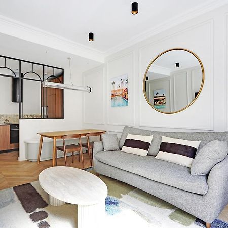 Pick A Flat'S Apartment In Triangle D'Or - Pierre 1Er De Serbie Париж Екстериор снимка