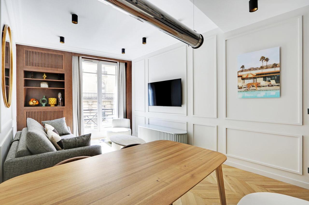 Pick A Flat'S Apartment In Triangle D'Or - Pierre 1Er De Serbie Париж Екстериор снимка