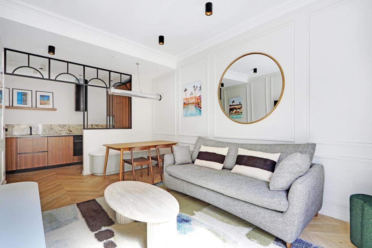 Pick A Flat'S Apartment In Triangle D'Or - Pierre 1Er De Serbie Париж Екстериор снимка