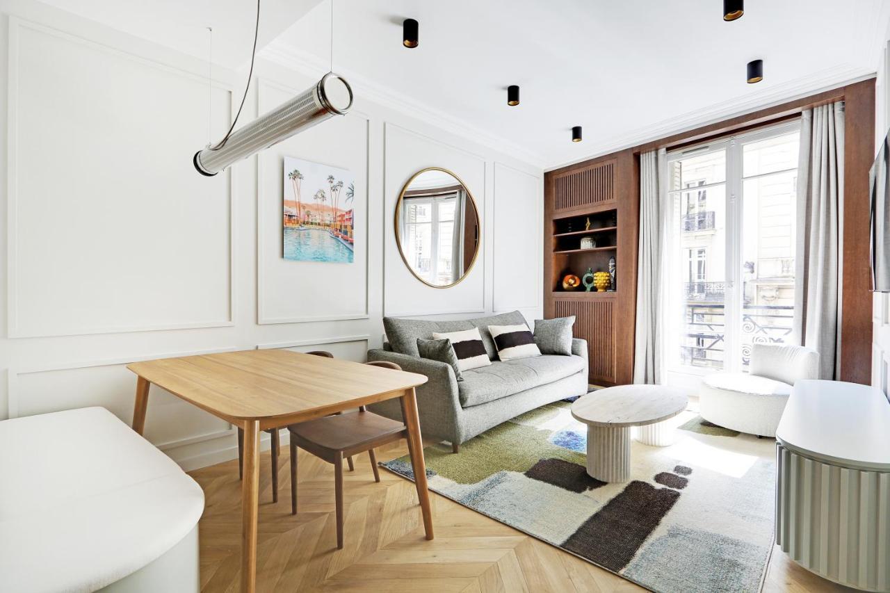 Pick A Flat'S Apartment In Triangle D'Or - Pierre 1Er De Serbie Париж Екстериор снимка