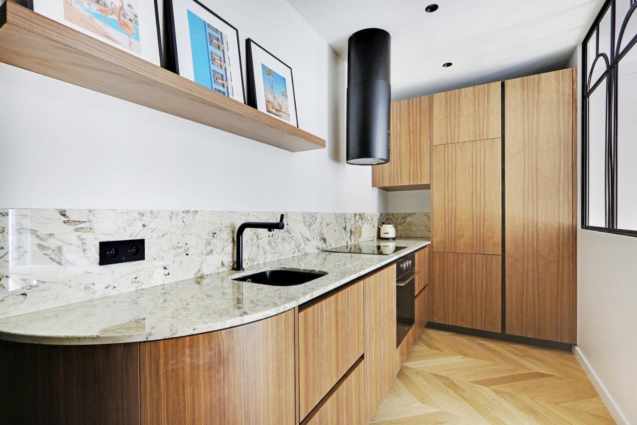Pick A Flat'S Apartment In Triangle D'Or - Pierre 1Er De Serbie Париж Екстериор снимка