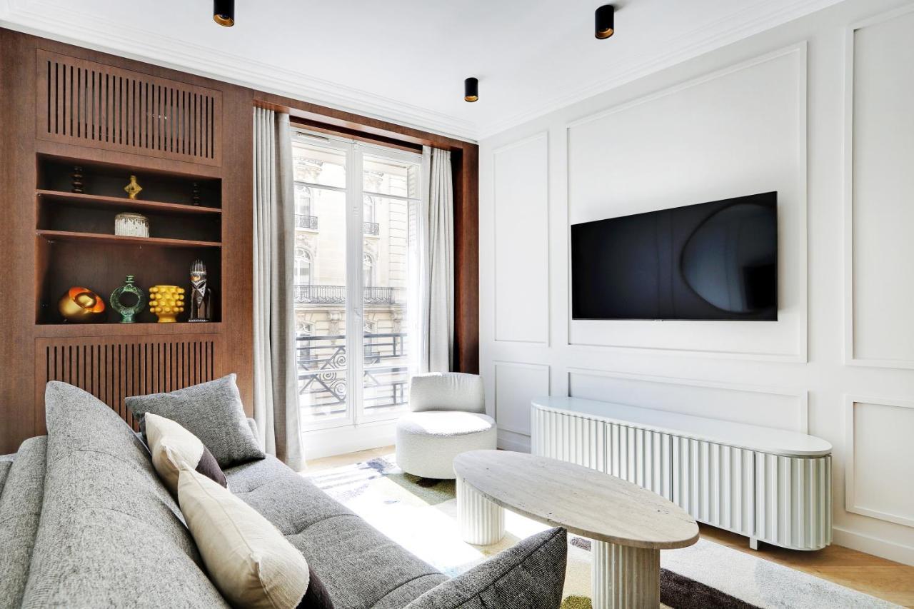 Pick A Flat'S Apartment In Triangle D'Or - Pierre 1Er De Serbie Париж Екстериор снимка